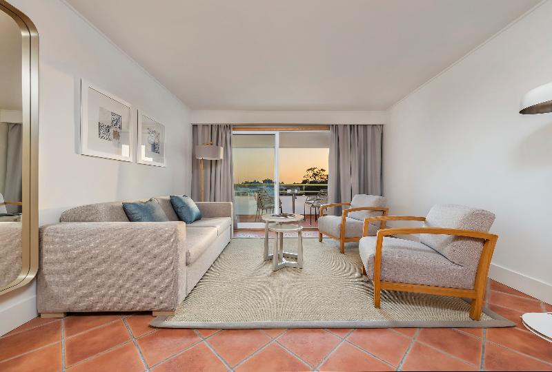 Апартаменты 2 спальни Вид на Бассейн, The Patio Suite