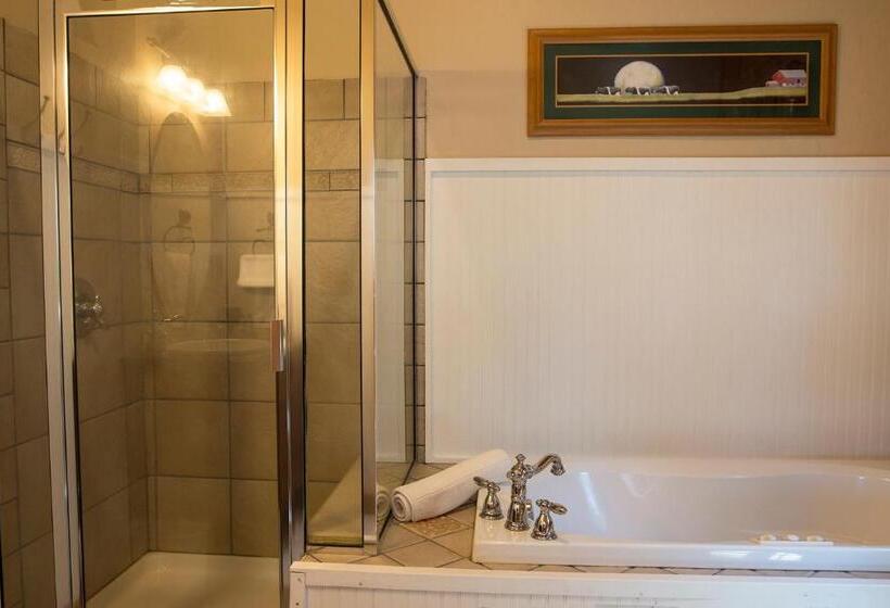 غرفة قياسية مزوَّدة بشُرفة, Lazy Bear Lodge