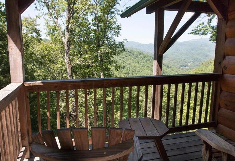 غرفة قياسية مزوَّدة بشُرفة, Lazy Bear Lodge