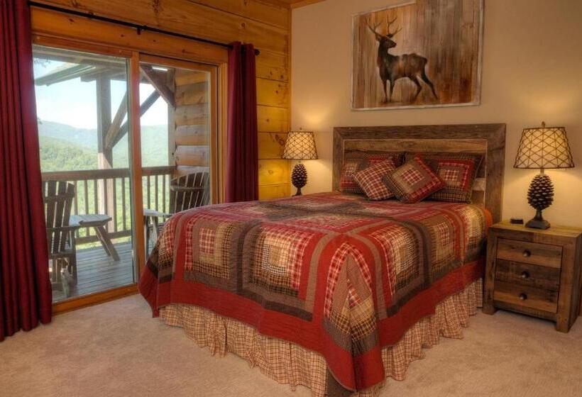 غرفة قياسية مزوَّدة بشُرفة, Lazy Bear Lodge