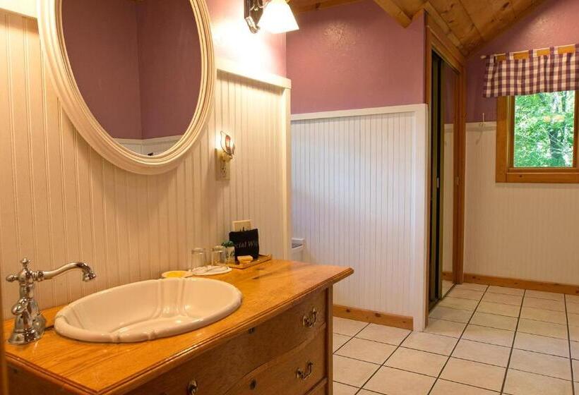 キングサイズベッドのスタンダードルーム, Lazy Bear Lodge