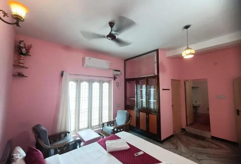 سوییت خانوادگی, Sunflower Villa