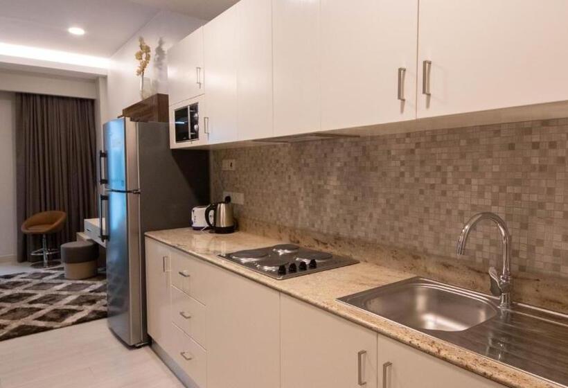 استودیوی لوکس, Bw Suites & Spa