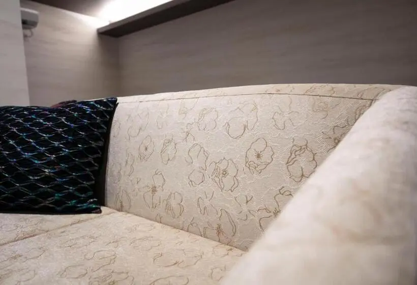 Deluxe Kolmen Hengen Huone, Grand Base Takamatsu