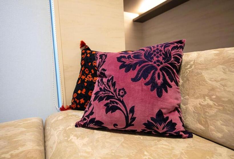 اتاق استاندارد سه نفره, Grand Base Takamatsu