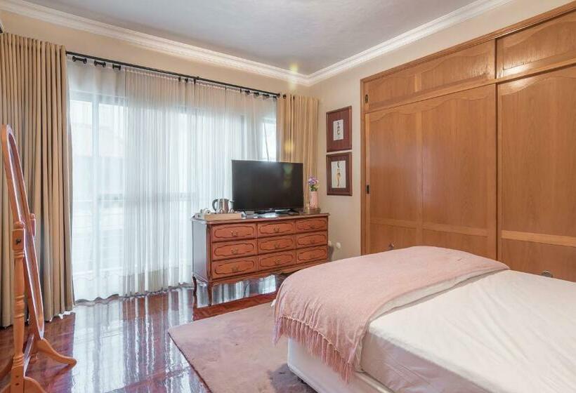 デラックススイート, Bongavila   Boutique