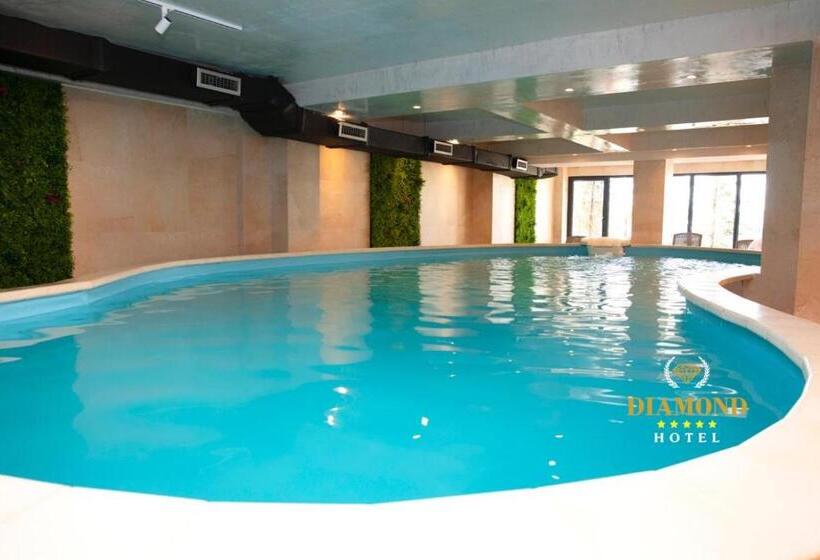 اتاق استاندارد سه نفره, Diamond Prishtina