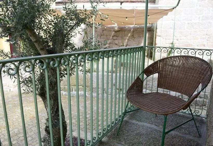 デラックススタジオ, Vila Coura