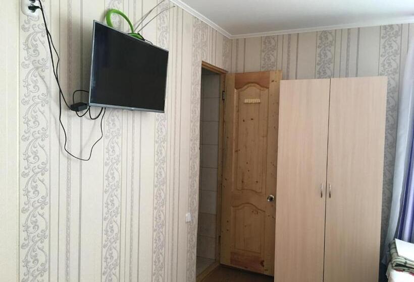 اتاق استاندارد سه نفره, у сергея и веры