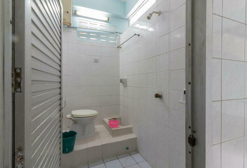 اتاق استاندارد, 7 Holder Guesthouse