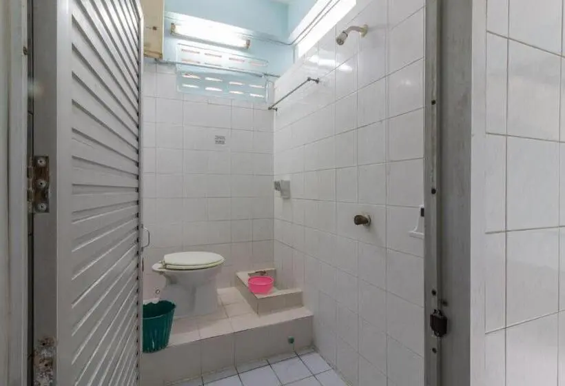 اتاق استاندارد یک نفره, 7 Holder Guesthouse