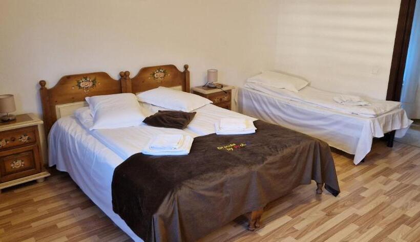 스탠다드 트리플 룸, Casa Dracula By Pro Lex