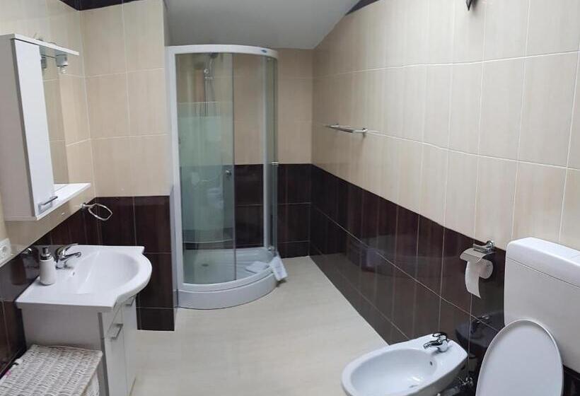 سوئیت 2 خوابه, Casa Montis