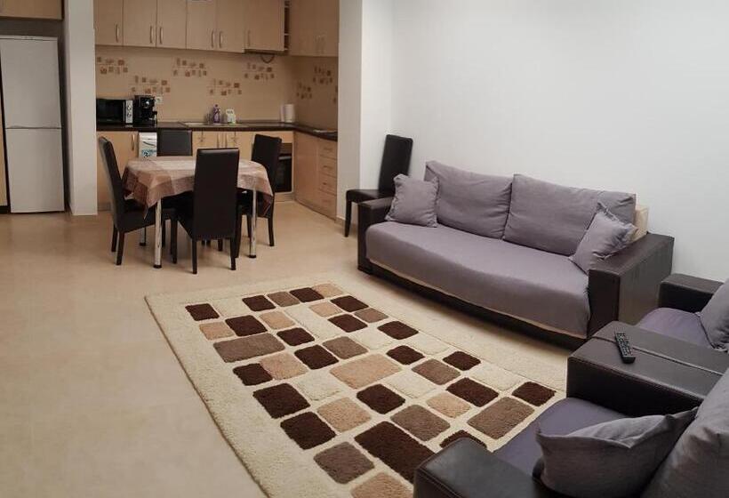 سوئیت 2 خوابه, Casa Montis