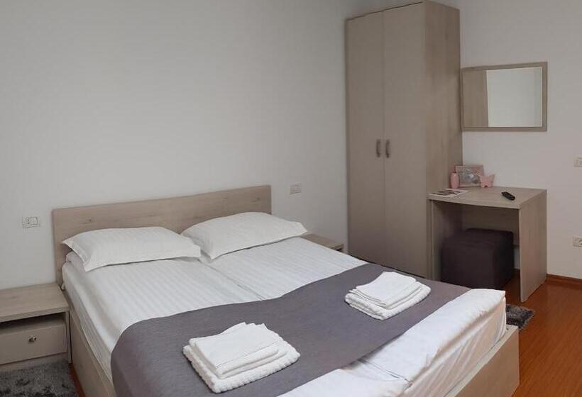 سوئیت 2 خوابه, Casa Montis