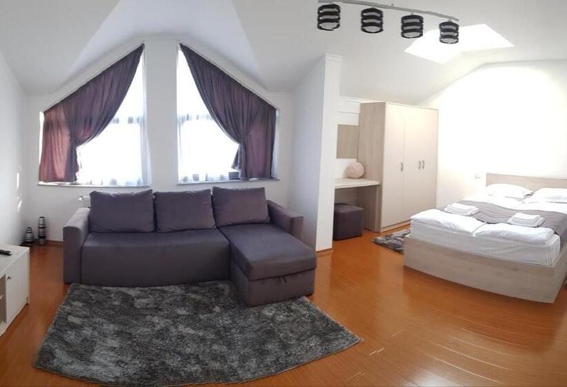 سوئیت 2 خوابه, Casa Montis