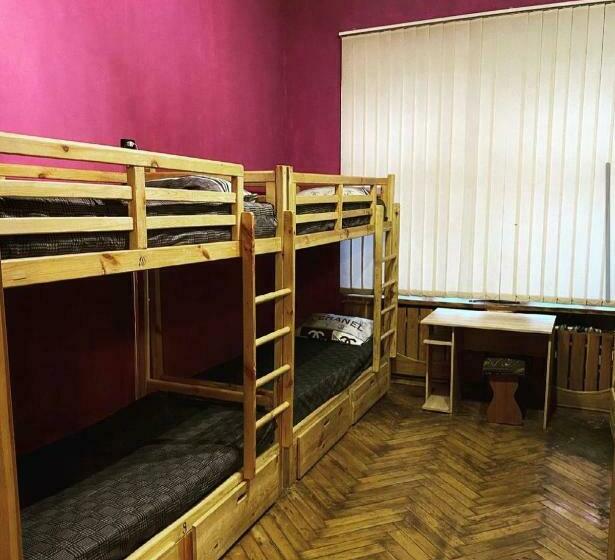 تختخواب در اتاق مشترک, хостел центр