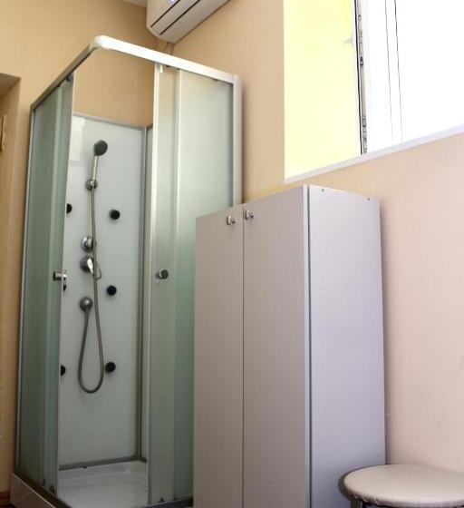 اتاق لوکس, адмирал хостел