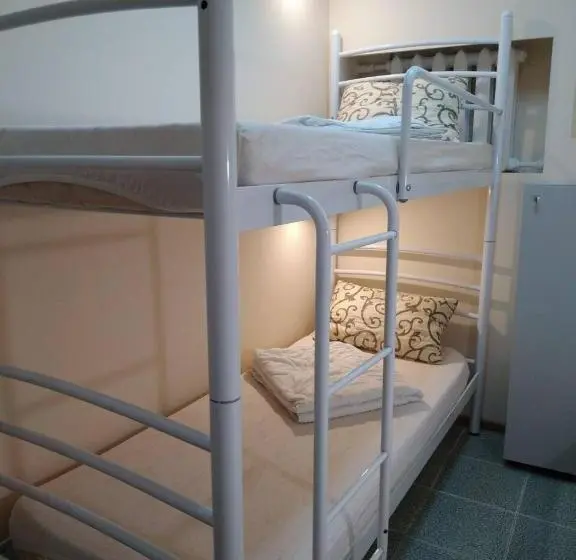 Economy Triple Room, адмирал хостел