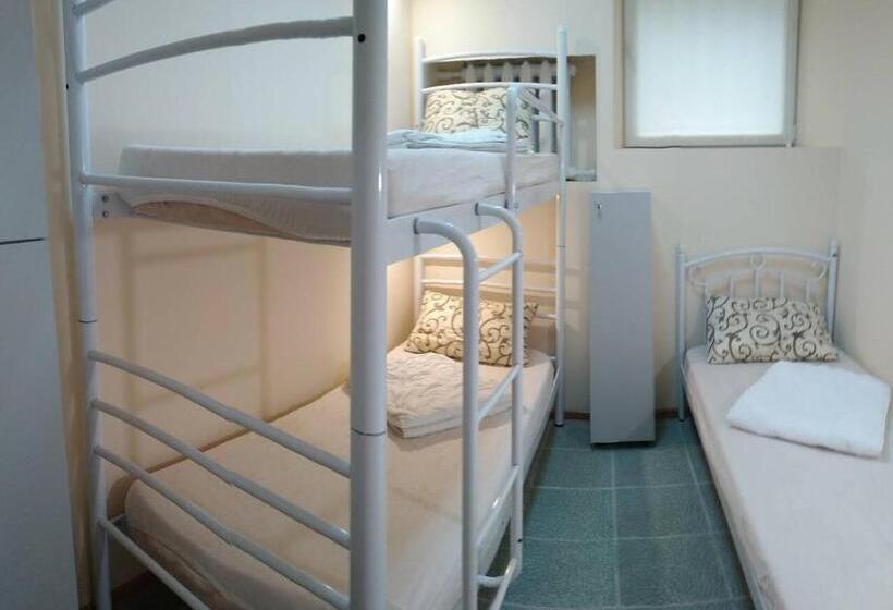 Economy Triple Room, адмирал хостел