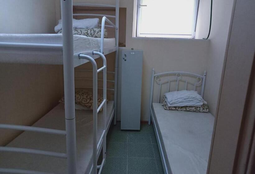 Economy Triple Room, адмирал хостел