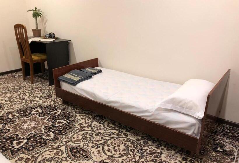 اتاق اکونومی, Koonjak