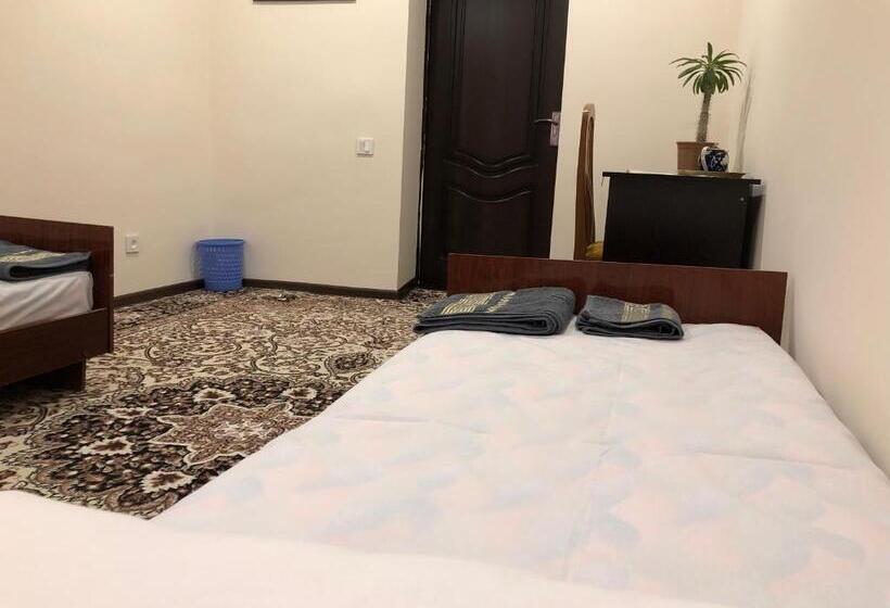 이코노미 룸, Koonjak