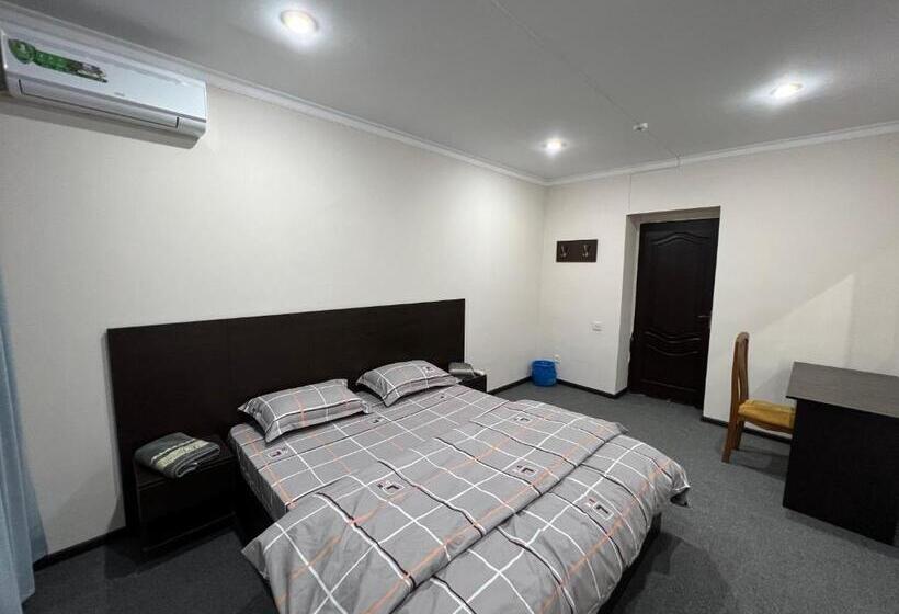 디럭스 룸, Koonjak