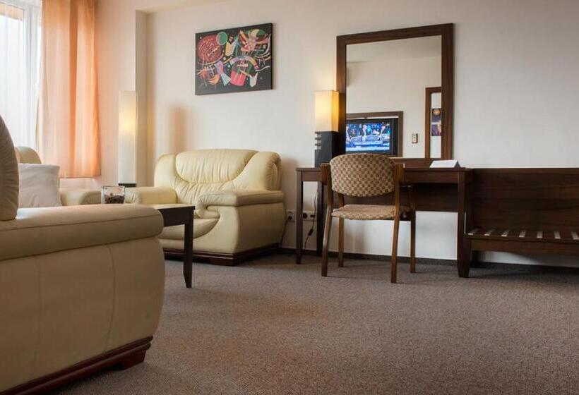 Апартаменты 1 Спальня, Patriot