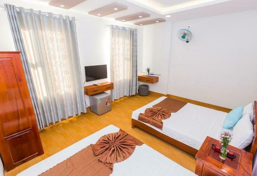 اتاق لوکس, Th Quy Nhơn