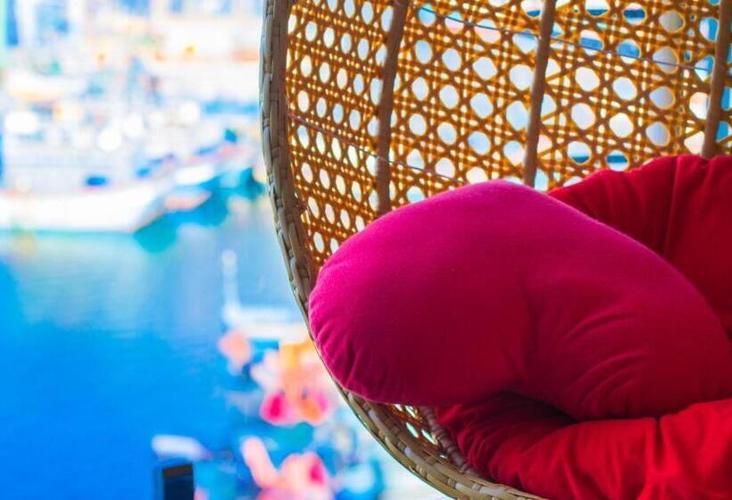 اتاق خانوادگی با چشمانداز دریا, Th Quy Nhơn