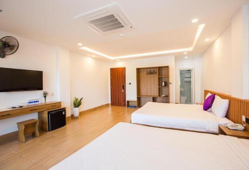 اتاق خانوادگی با چشمانداز دریا, Th Quy Nhơn