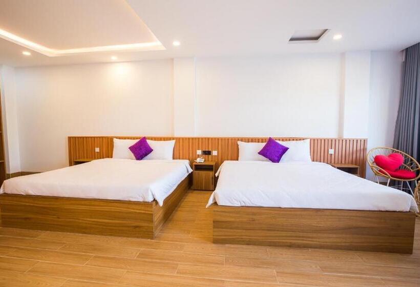 اتاق خانوادگی با چشمانداز دریا, Th Quy Nhơn