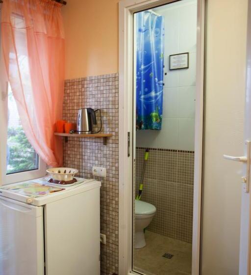 اتاق لوکس, лиманский берег