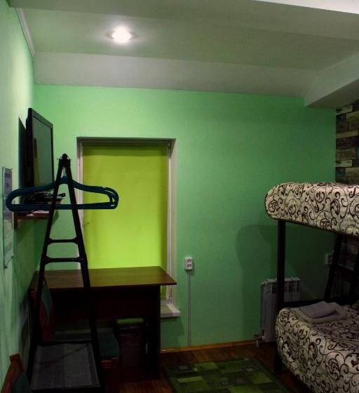 חדר בסיסי, Motel Pid Strihoyu