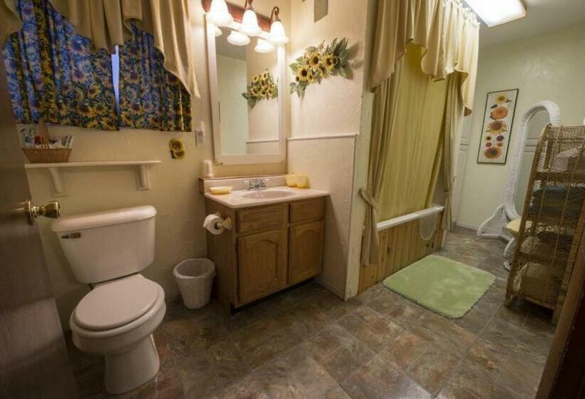 جناح عائلي, Canyon Colors Bed And Breakfast