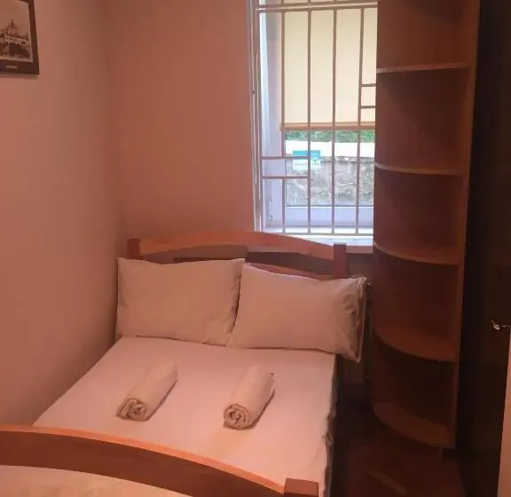 اتاق اکونومی, Globus Hostel