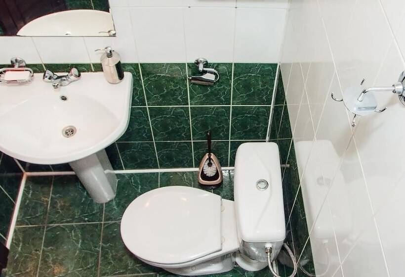 تختخواب در اتاق مشترک, Globus Hostel