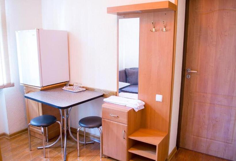 اتاق خانوادگی, каприз