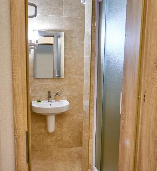 سوییت خانوادگی, каприз