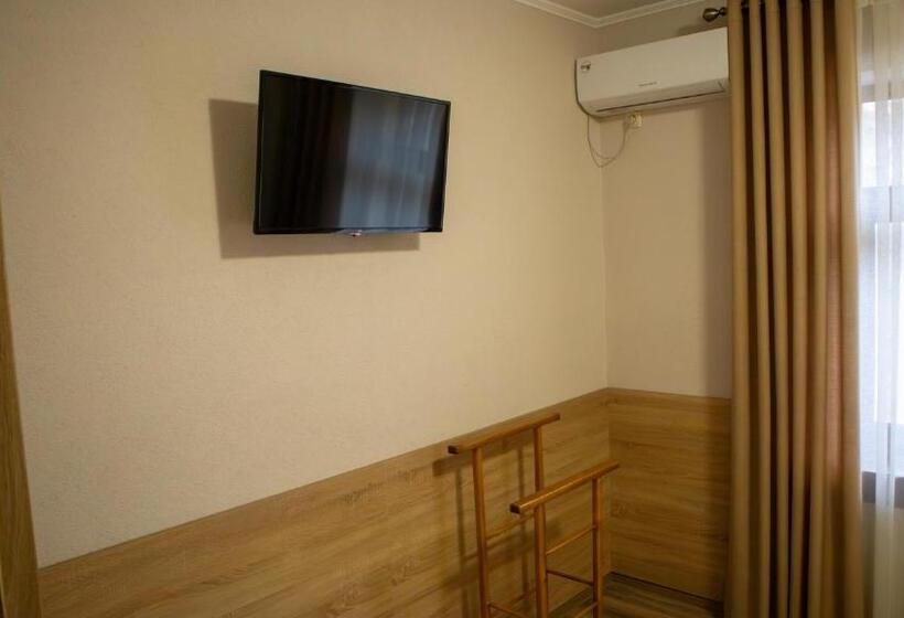 اتاق استاندارد سه نفره, каприз