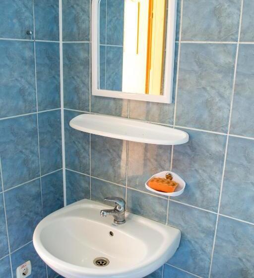 اتاق کلاسیک سه تخته, каприз