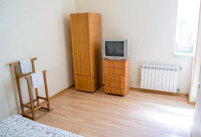 اتاق کلاسیک سه تخته, каприз