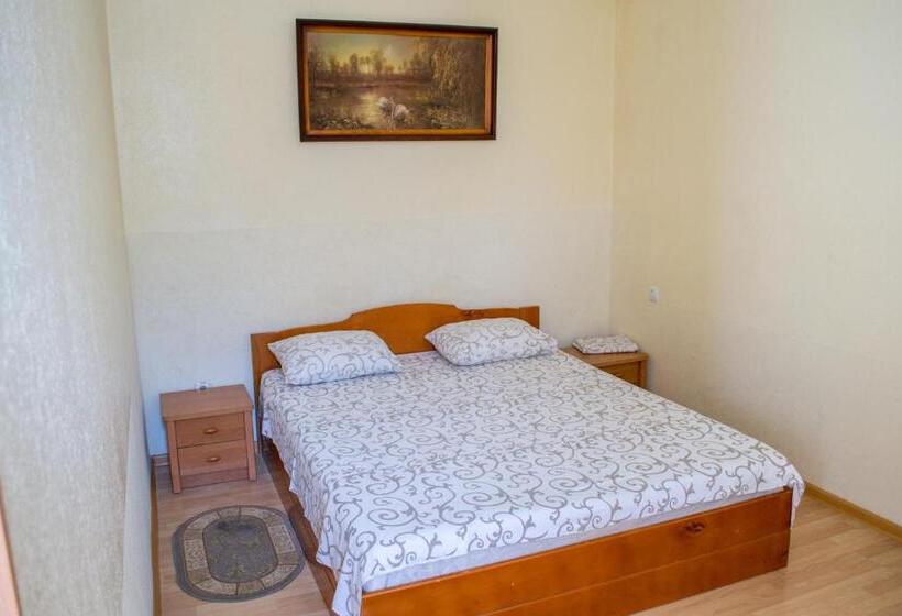 اتاق کلاسیک سه تخته, каприз