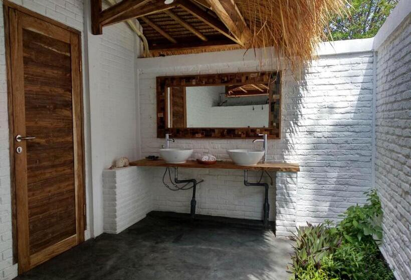 בקתה סטנדרטית עם נוף לים, Amrita Maumere Resort