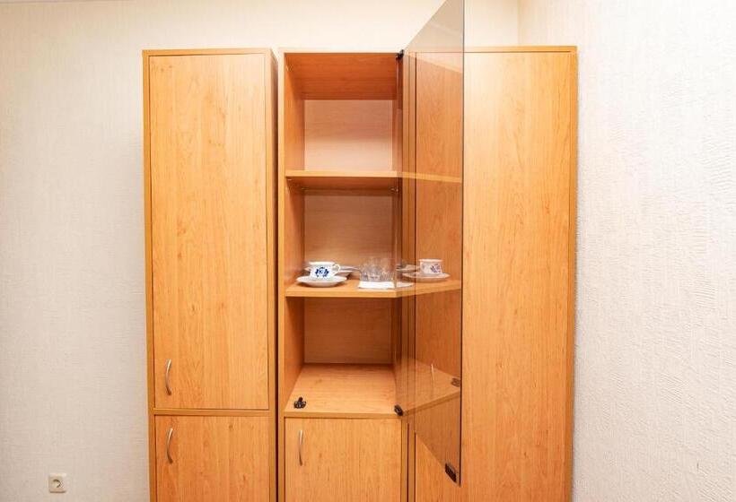 اتاق راحتی سه تخته, Elektromash