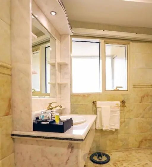سوئیت رویال, Hala Inn Arar