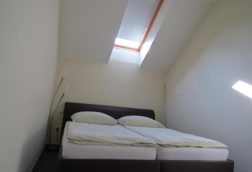 سوئیت با بالکن, šiker B&b