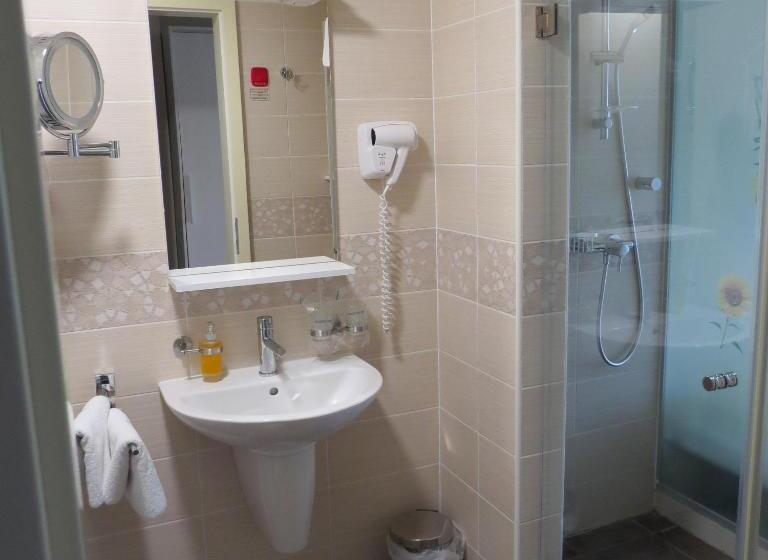 سوئیت با بالکن, šiker B&b