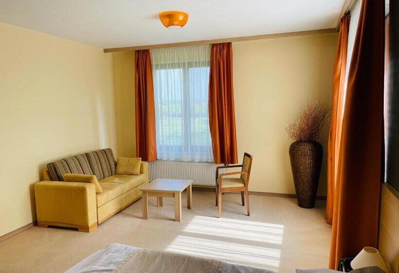 اتاق لوکس, Legend